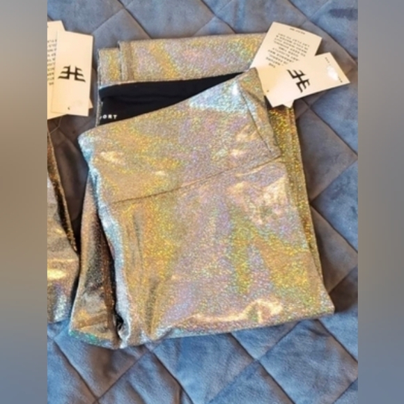 Heroine Sport Marvel Metallic Leggings Matrix Silver L Large New BNWT - Picture 3 of 3